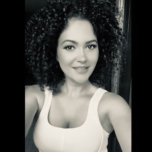 Meet your Posher, Leticia